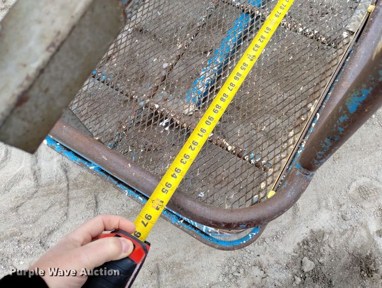 image for item DN6355 2000 Genie S-80  boom lift