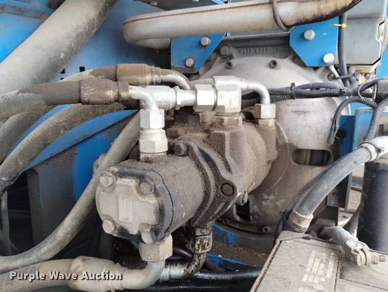 image for item DN6355 2000 Genie S-80  boom lift