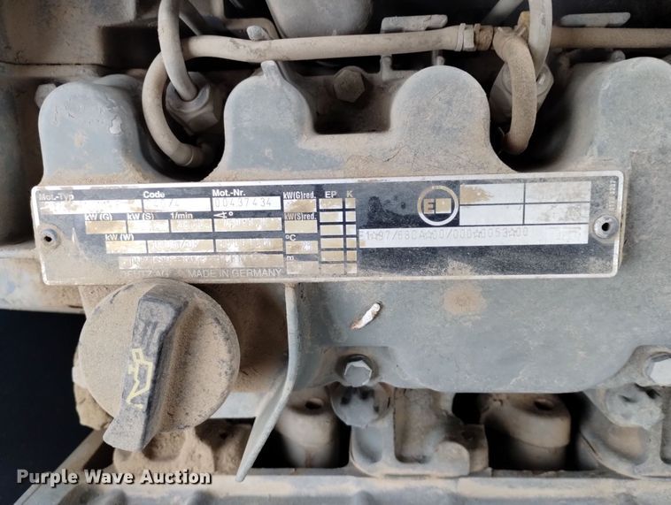 image for item DN6355 2000 Genie S-80  boom lift