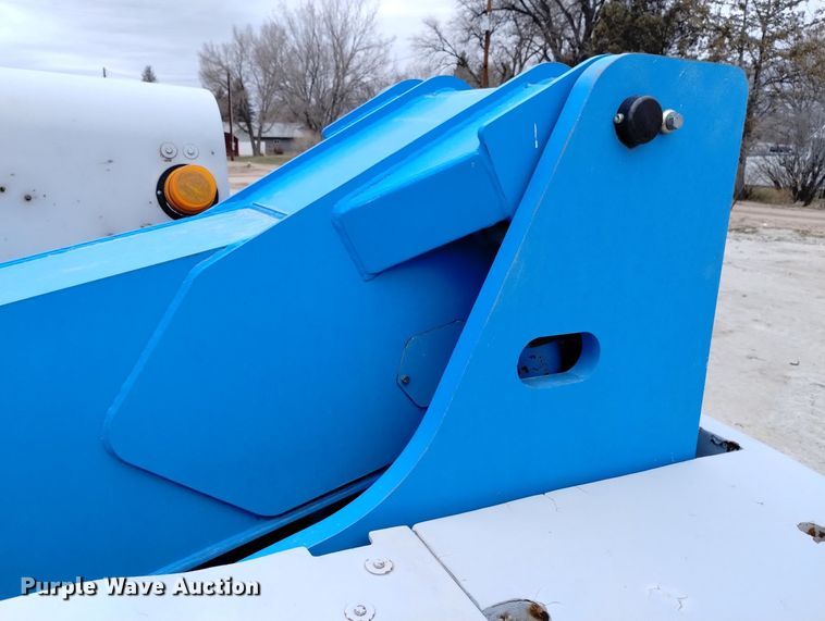 image for item DN6355 2000 Genie S-80  boom lift
