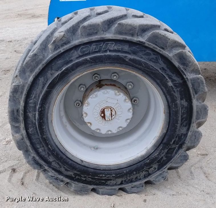 image for item DN6355 2000 Genie S-80  boom lift