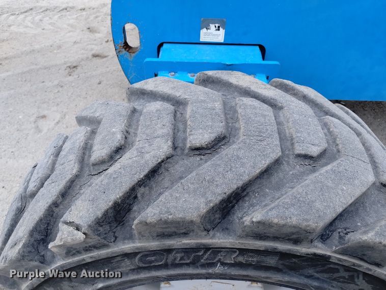 image for item DN6355 2000 Genie S-80  boom lift