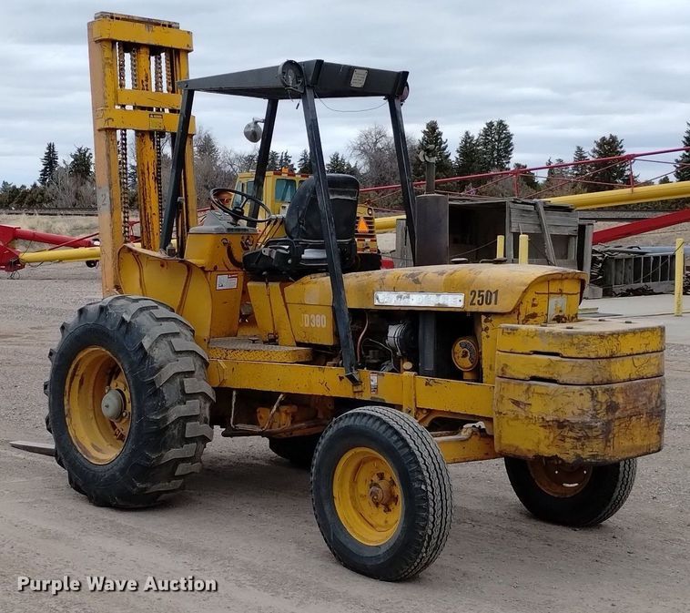 image for item DN6356 1975 John Deere 380  forklift