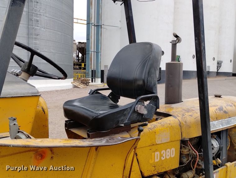 image for item DN6356 1975 John Deere 380  forklift