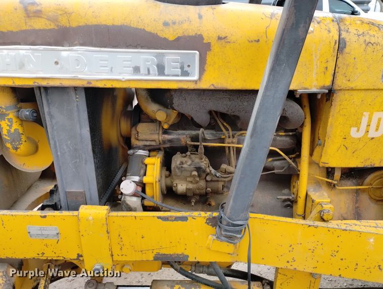 image for item DN6356 1975 John Deere 380  forklift