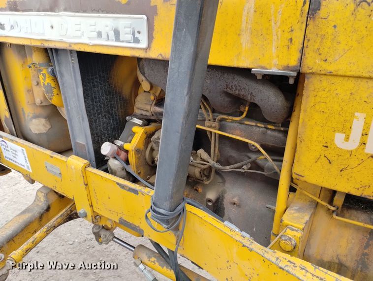 image for item DN6356 1975 John Deere 380  forklift