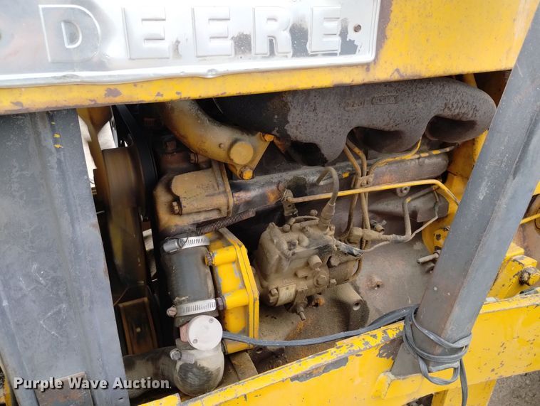 image for item DN6356 1975 John Deere 380  forklift