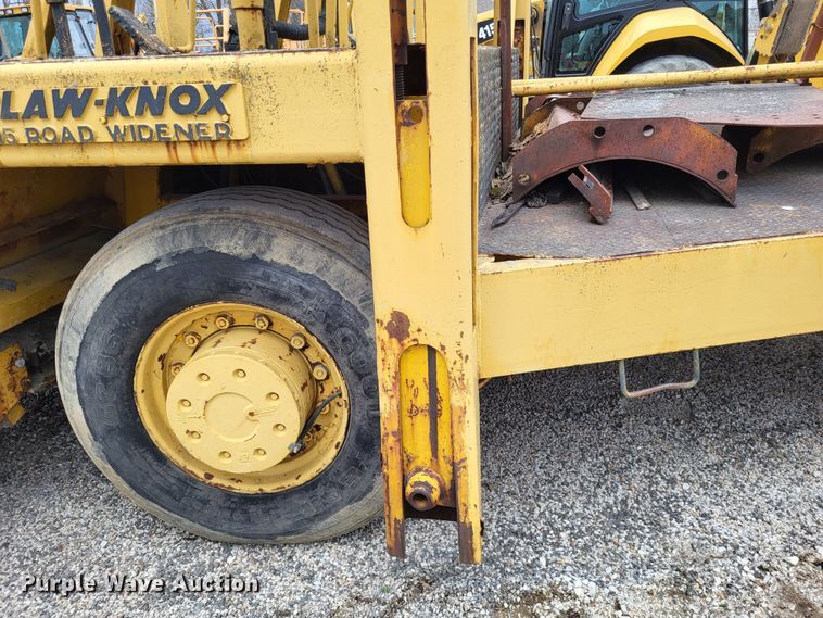 image for item DO3620 Blaw-Knox 195  road widener