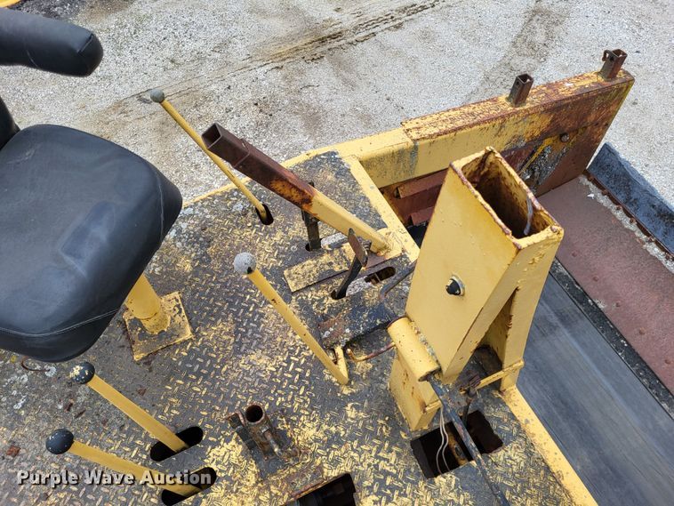 image for item DO3620 Blaw-Knox 195  road widener