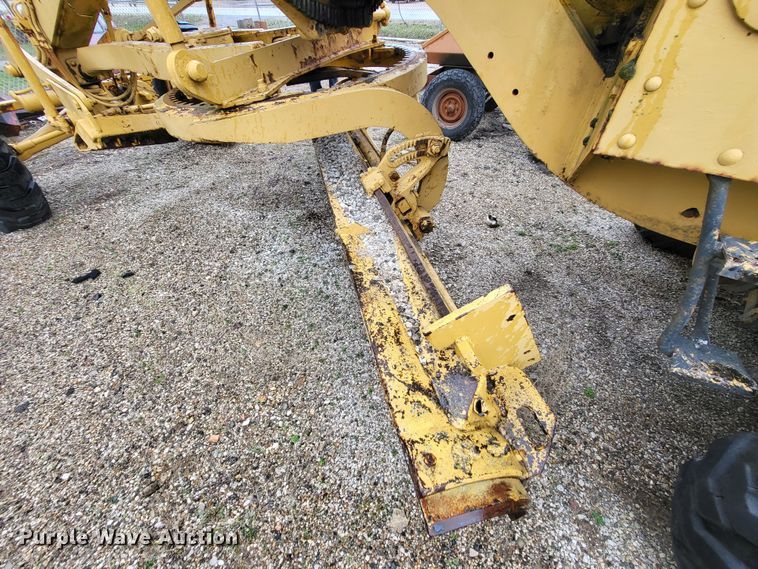 image for item DO3621 1968 Caterpillar 120  rigid frame motor grader