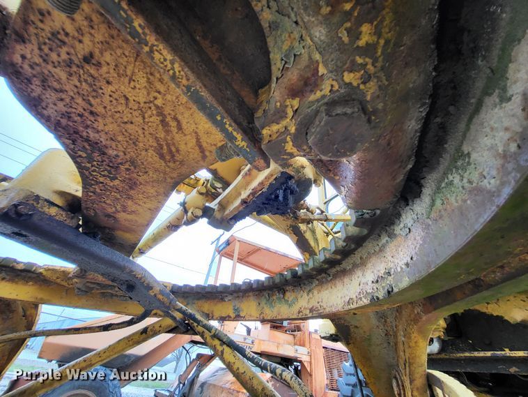 image for item DO3621 1968 Caterpillar 120  rigid frame motor grader