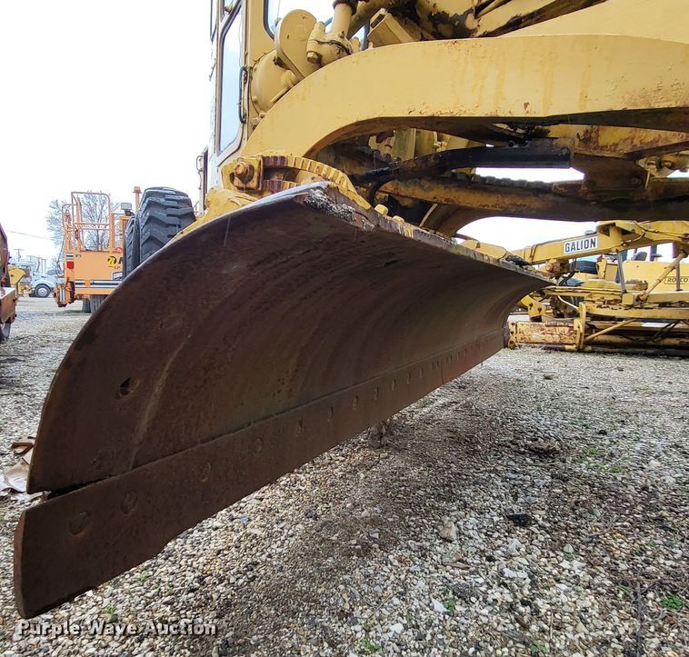 image for item DO3621 1968 Caterpillar 120  rigid frame motor grader