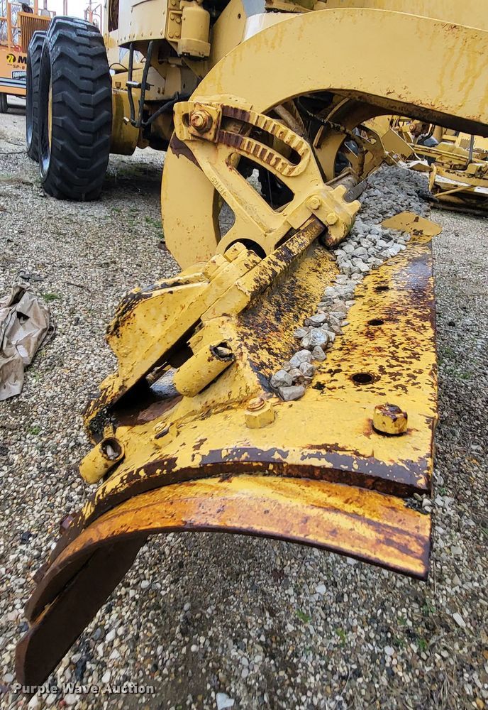 image for item DO3621 1968 Caterpillar 120  rigid frame motor grader