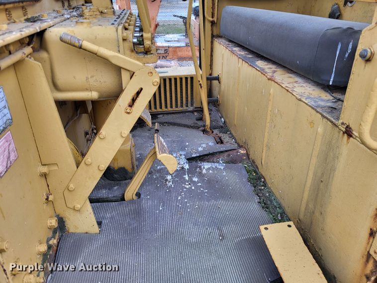 image for item DO3621 1968 Caterpillar 120  rigid frame motor grader