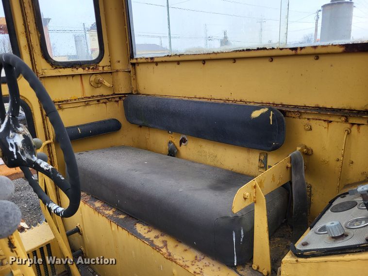 image for item DO3621 1968 Caterpillar 120  rigid frame motor grader