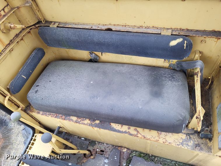 image for item DO3621 1968 Caterpillar 120  rigid frame motor grader