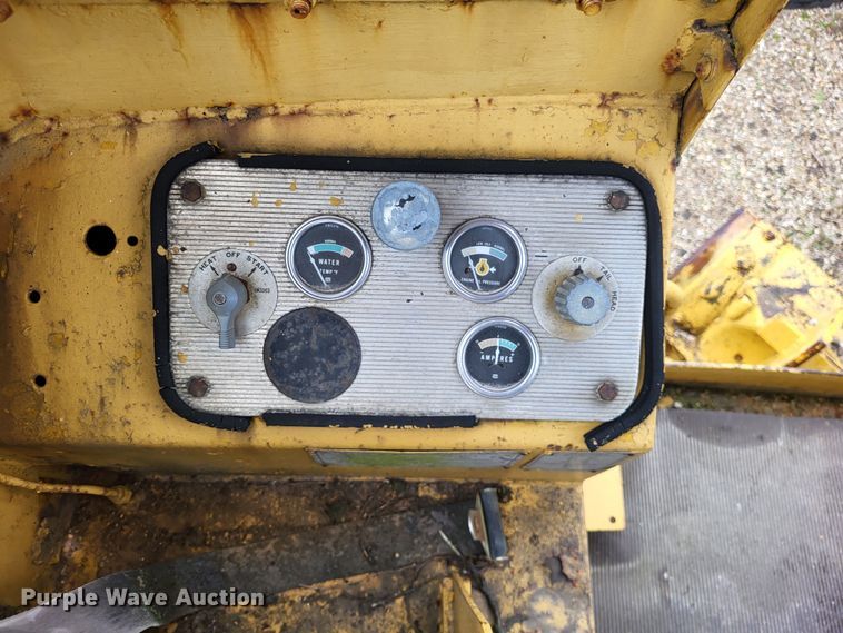 image for item DO3621 1968 Caterpillar 120  rigid frame motor grader