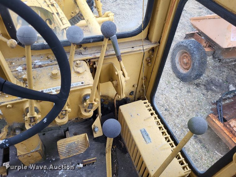 image for item DO3621 1968 Caterpillar 120  rigid frame motor grader