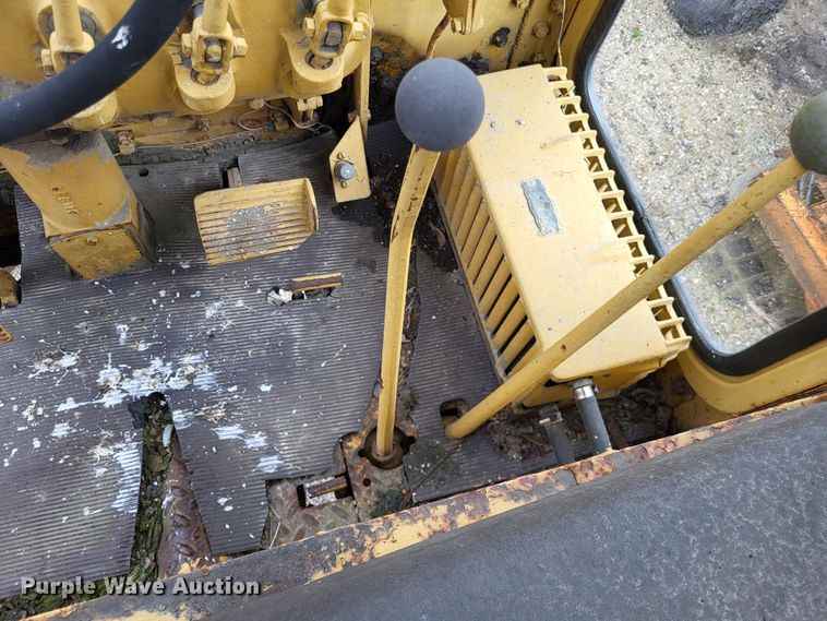 image for item DO3621 1968 Caterpillar 120  rigid frame motor grader