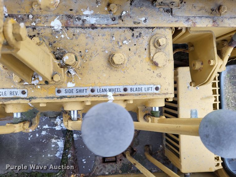 image for item DO3621 1968 Caterpillar 120  rigid frame motor grader