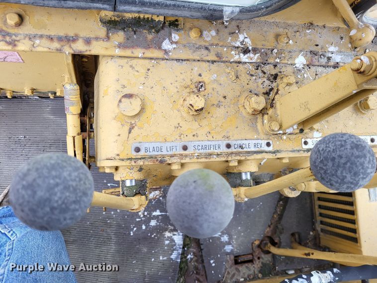 image for item DO3621 1968 Caterpillar 120  rigid frame motor grader