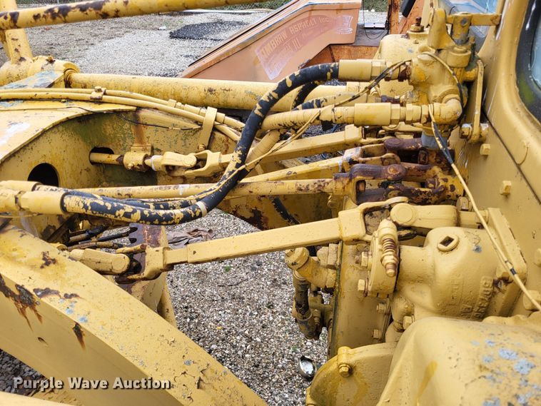 image for item DO3621 1968 Caterpillar 120  rigid frame motor grader