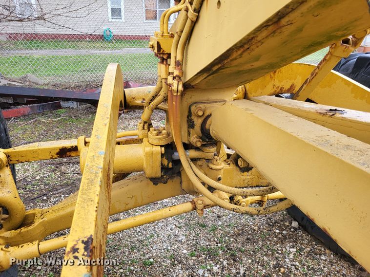 image for item DO3621 1968 Caterpillar 120  rigid frame motor grader