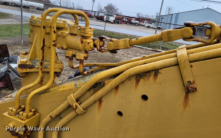 image for item DO3621 1968 Caterpillar 120  rigid frame motor grader