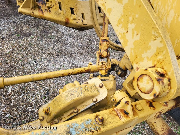 image for item DO3621 1968 Caterpillar 120  rigid frame motor grader