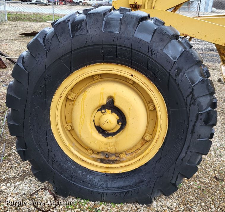 image for item DO3621 1968 Caterpillar 120  rigid frame motor grader