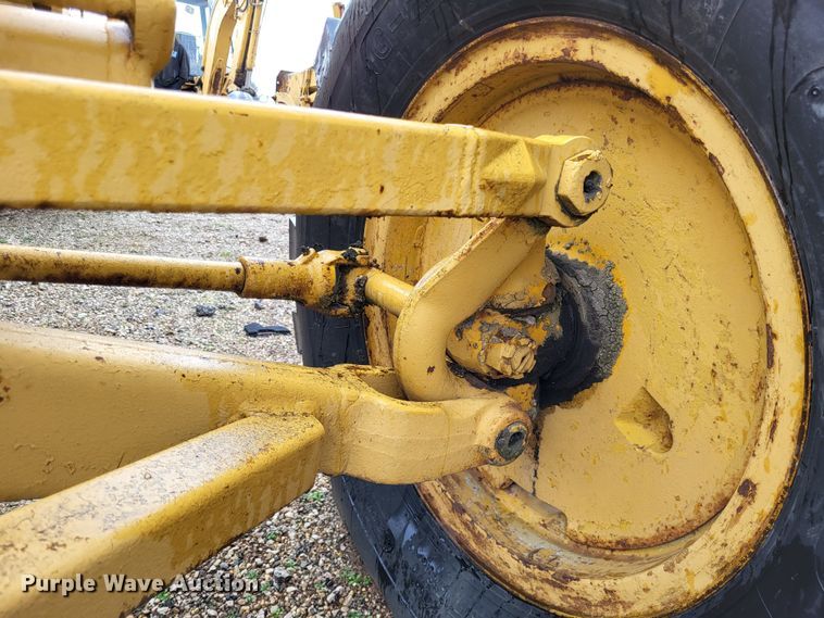 image for item DO3621 1968 Caterpillar 120  rigid frame motor grader