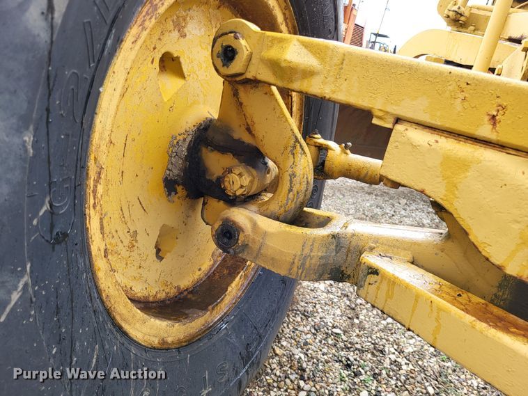 image for item DO3621 1968 Caterpillar 120  rigid frame motor grader