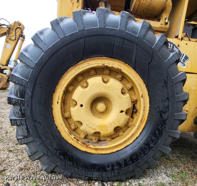 image for item DO3621 1968 Caterpillar 120  rigid frame motor grader