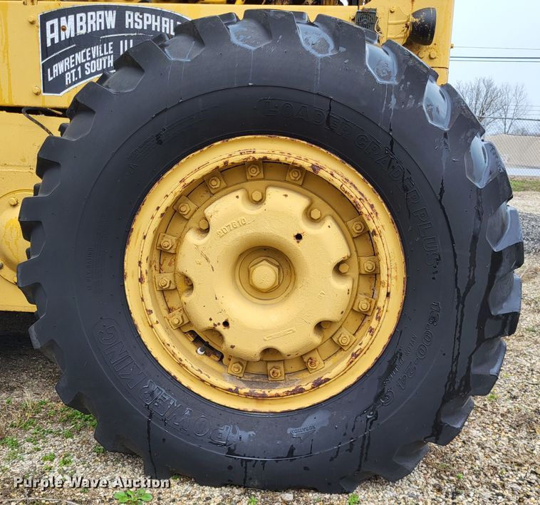 image for item DO3621 1968 Caterpillar 120  rigid frame motor grader