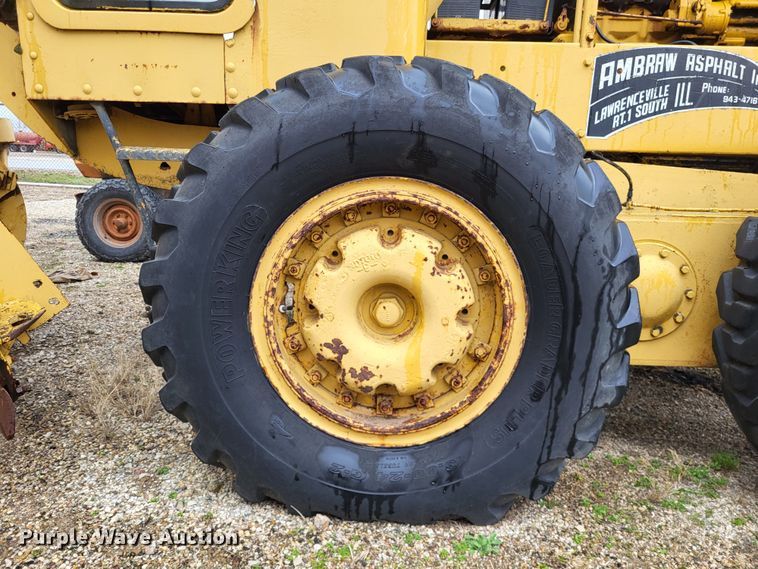 image for item DO3621 1968 Caterpillar 120  rigid frame motor grader