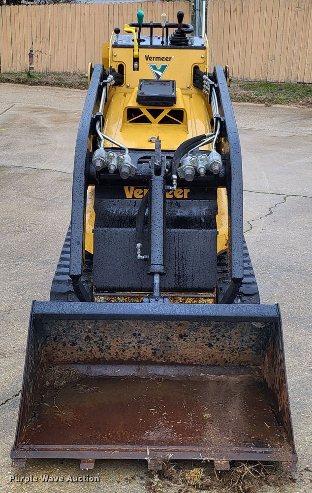 image for item DO3623 2018 Vermeer S725TX  compact utility loader