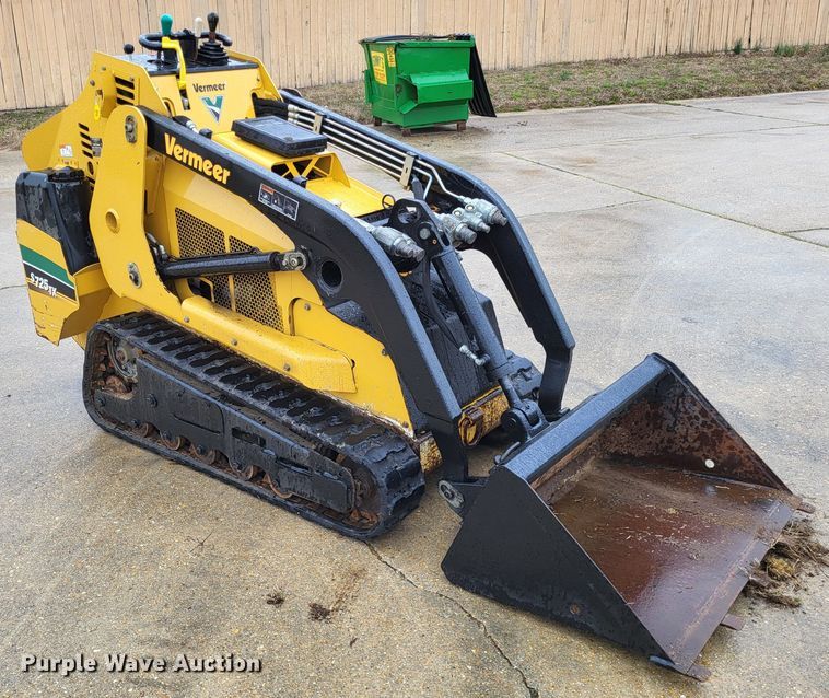 image for item DO3623 2018 Vermeer S725TX  compact utility loader