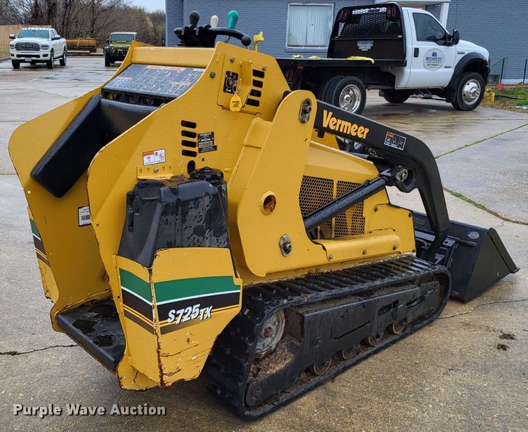 image for item DO3623 2018 Vermeer S725TX  compact utility loader