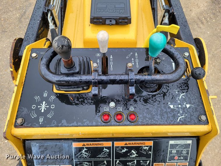 image for item DO3623 2018 Vermeer S725TX  compact utility loader