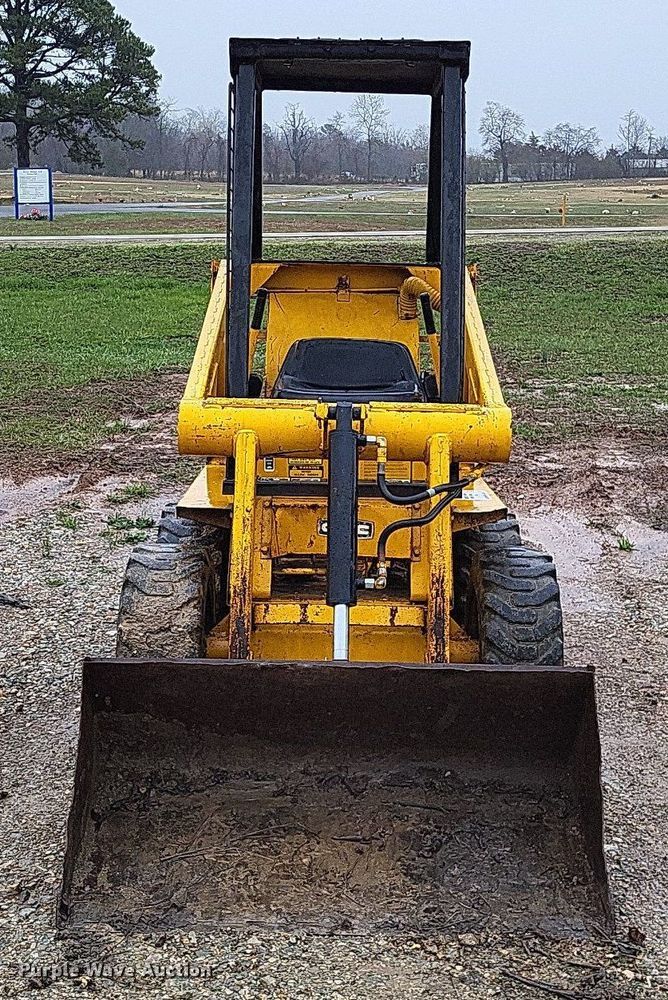 Owatonna Mustang 310 skid steer loader in Marble Hill, MO Item DO3625