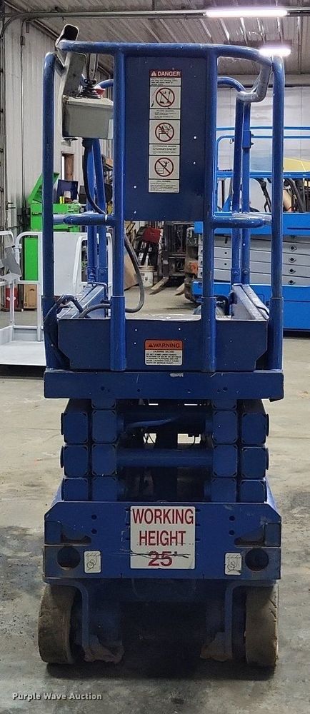 image for item DO3627 Up Right MX19  scissor lift