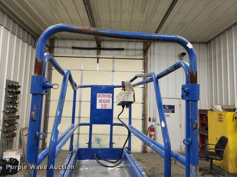 image for item DO3627 Up Right MX19  scissor lift