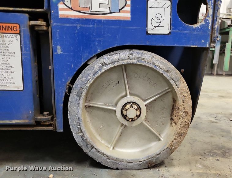 image for item DO3627 Up Right MX19  scissor lift