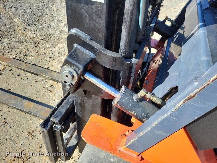 image for item DO3628 Toyota 7FGCU20  forklift