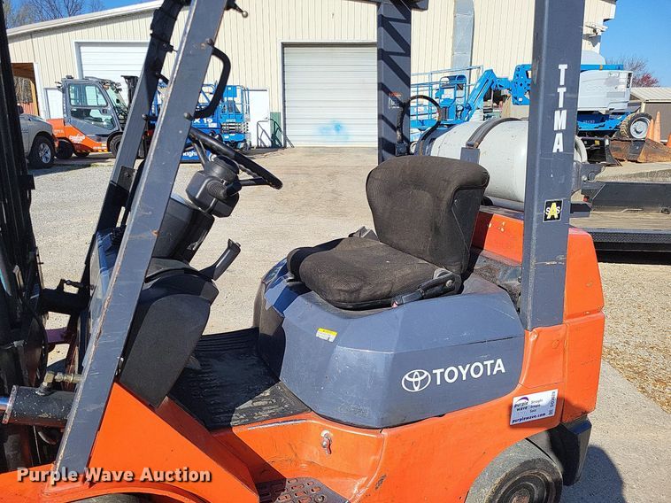 image for item DO3628 Toyota 7FGCU20  forklift