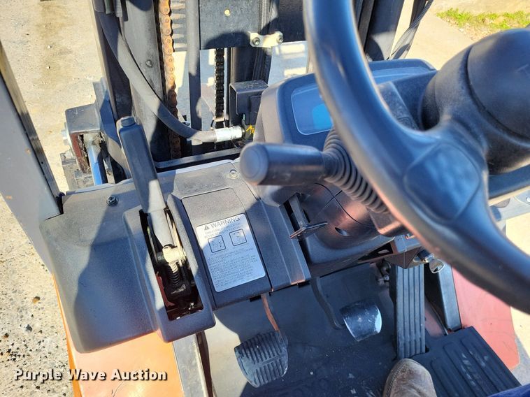 image for item DO3628 Toyota 7FGCU20  forklift