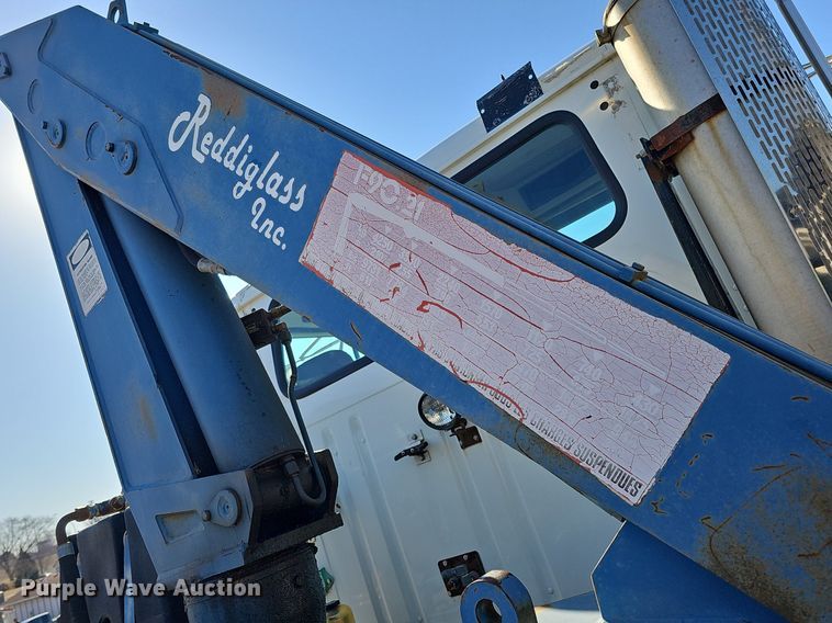 image for item DO4227 1999 International 8100  flatbed truck