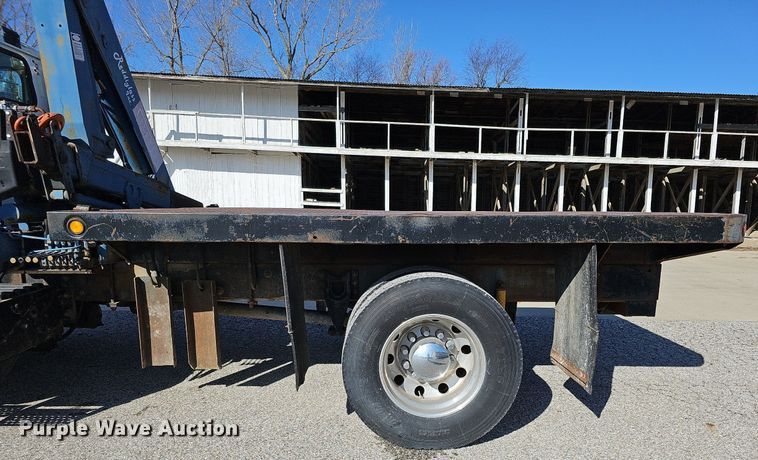 image for item DO4227 1999 International 8100  flatbed truck