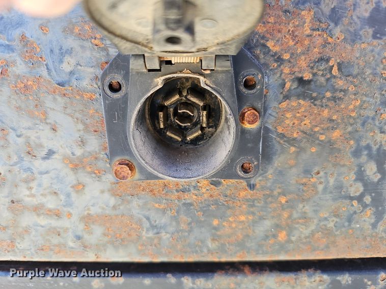 image for item DO4227 1999 International 8100  flatbed truck