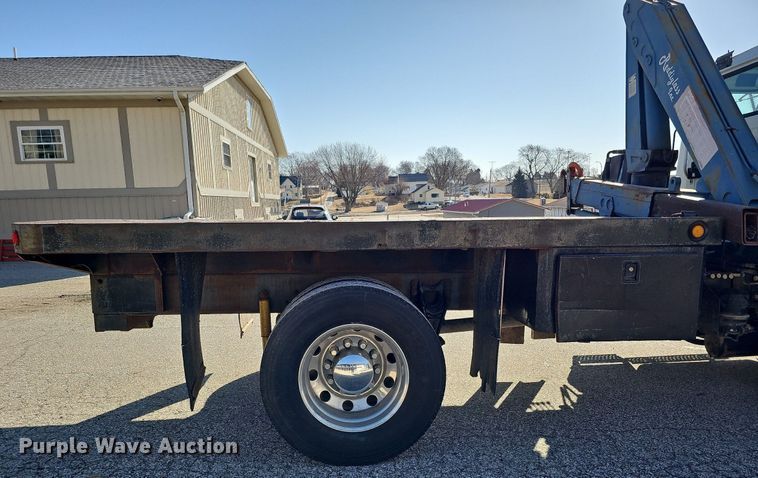 image for item DO4227 1999 International 8100  flatbed truck